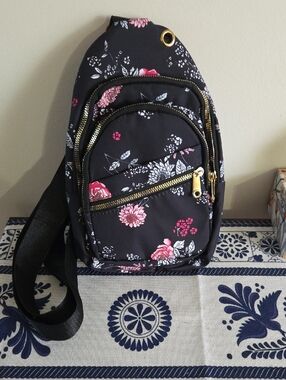 Floral Slingpack